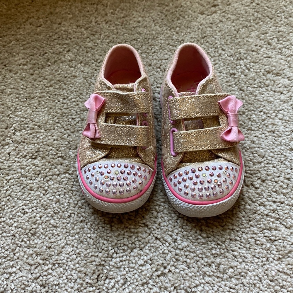 Size 5 girls Skechers twinkle toes.